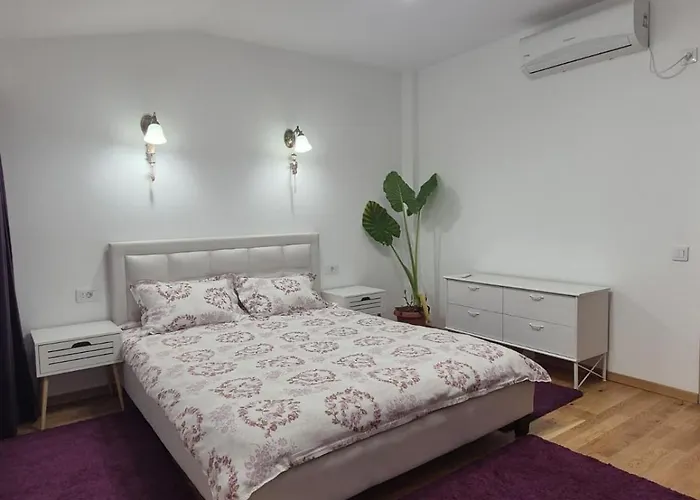 Villa Charming In The Heart Of Bucharest